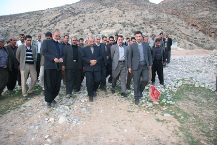 با حضور استاندار ایلام کلنگ طرح آبرسانی به شهرستان بدره به زمین زده شد